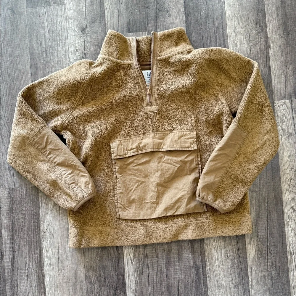Gap neutral boy pull over jacket